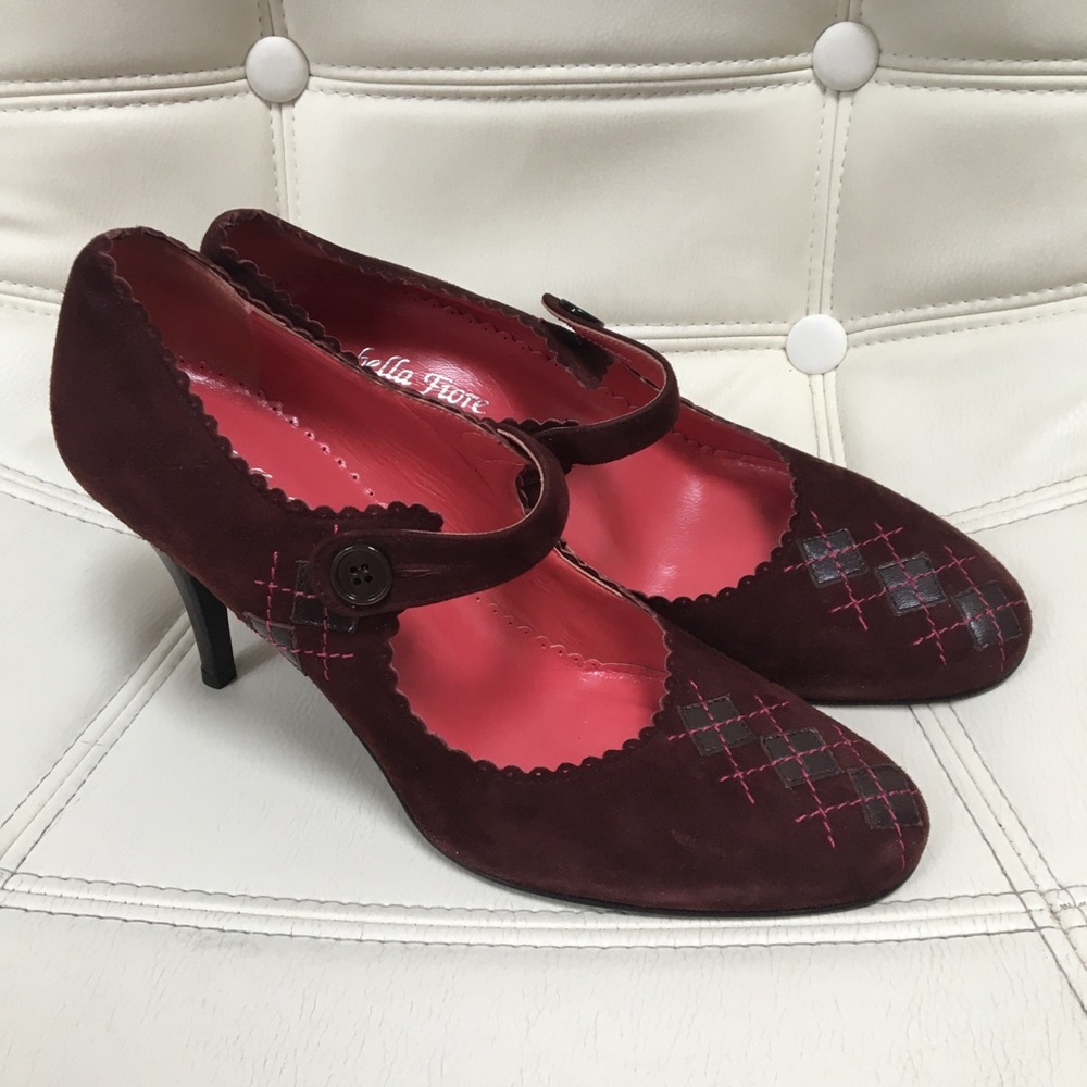 NEW Isabella Fiore Authentic Italian Suede Pumps!